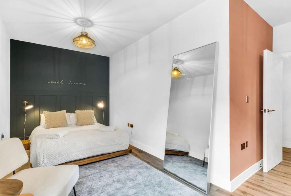 Giant Savings On Long Stays B1 Living, Enquire Now Birmingham Bagian luar foto