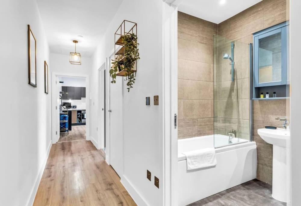 Giant Savings On Long Stays B1 Living, Enquire Now Birmingham Bagian luar foto