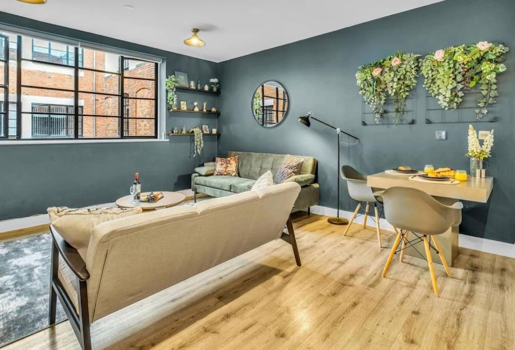 Giant Savings On Long Stays B1 Living, Enquire Now Birmingham Bagian luar foto
