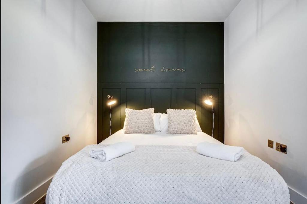 Giant Savings On Long Stays B1 Living, Enquire Now Birmingham Bagian luar foto