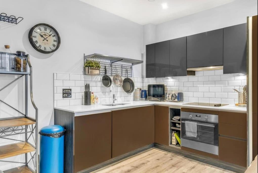 Giant Savings On Long Stays B1 Living, Enquire Now Birmingham Bagian luar foto